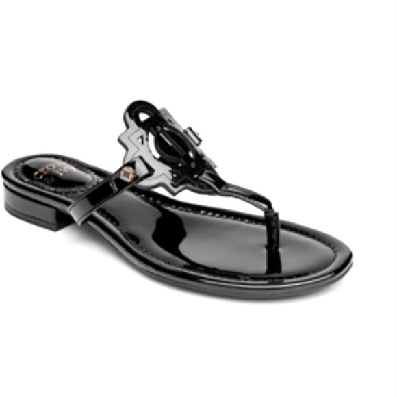 crown & ivy Shoes Crown Ivy Black Wylie Thong Sandals Poshmark
